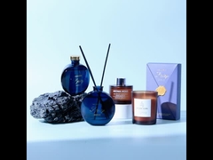 সুগন্ধযুক্ত মোমবাতি এবং রিং ডিফিউজার